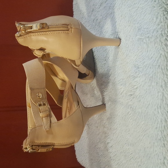Liz Claiborne Heels - Picture 5 of 5